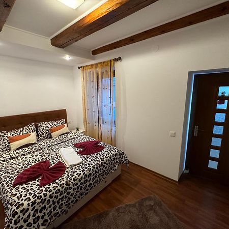 Iazi Apartament Braşov Buitenkant foto